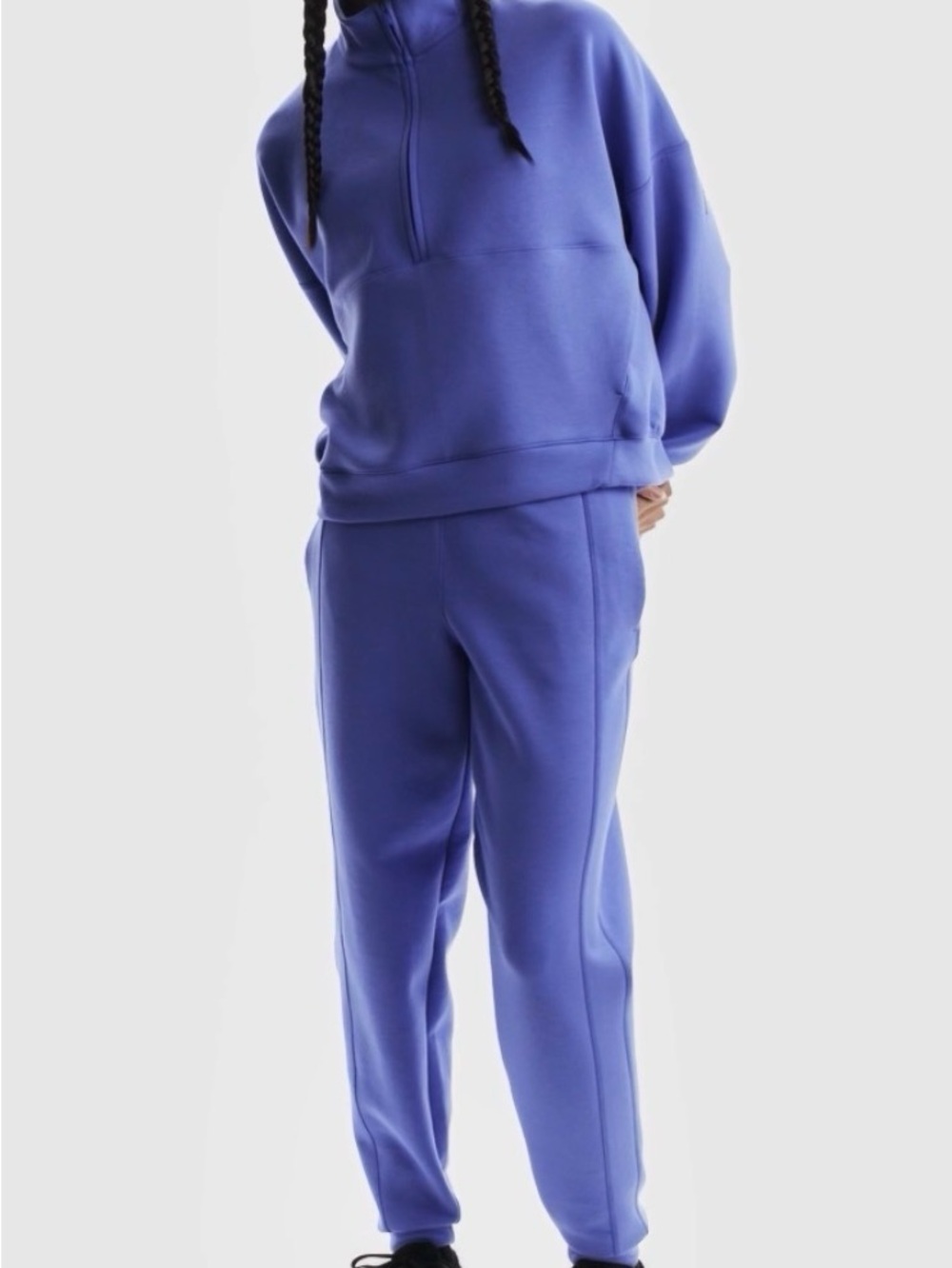 NWT! Nike 24.7 mid rise dri-Fit joggers